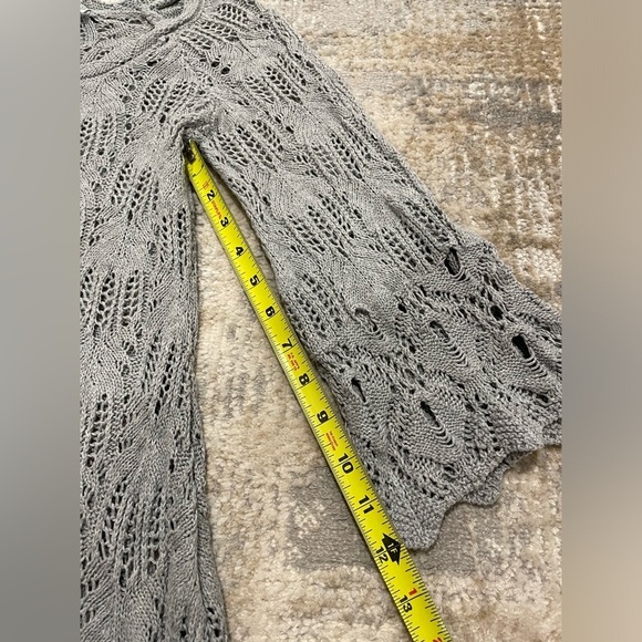 Nouveaux Gray Crochet Cotton Sweater With Bell 3/4 Sleeve Size Small Boho Hippie - Picture 10 of 11